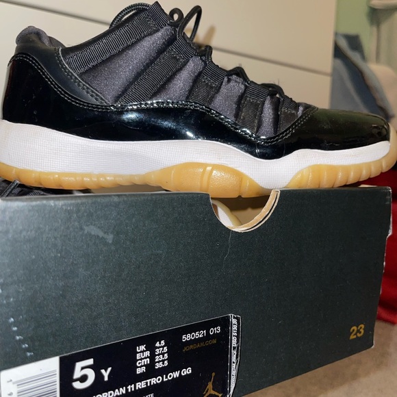 Low top Air Jordan 11. Black, coral, white. Limited. - Picture 3 of 3